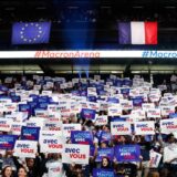 Makron u Parizu održao predizborni minting pred više od 30.000 ljudi 1