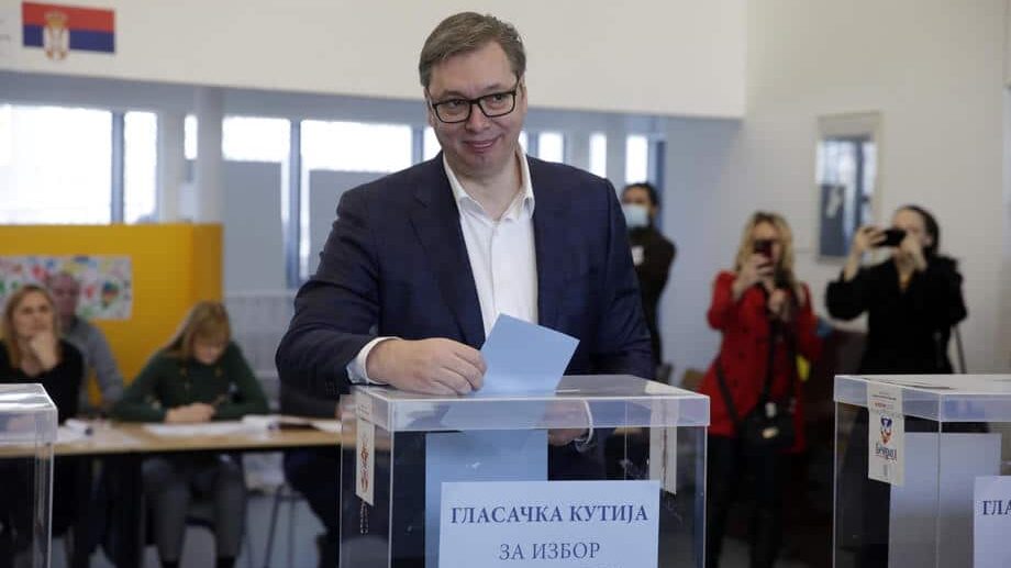 IZBORI UŽIVO: Vučić objavio pobedu na predsedničkim izborima, SNS ima većinu u parlamentu 32