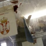 U kojih 65 gradova i opština se u nedelju održavaju lokalni izbori? 12