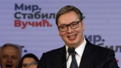 Naprednjaci proslavili sa tortom na kojoj Vučić izlazi iz frižidera (FOTO) 4