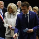 U Francuskoj do 17.00 glasalo 63,23 odsto birača na predsedničkim izborima 12
