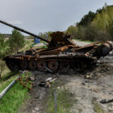 (VIDEO) Ukrajinski vojnik sa nekoliko metara uništio ruski tenk: Hrabrost ili ludost? 7