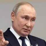 Putin pozvao Ukrajinu da naredi predaju svojim vojnicima u čeličani Azovstal 8