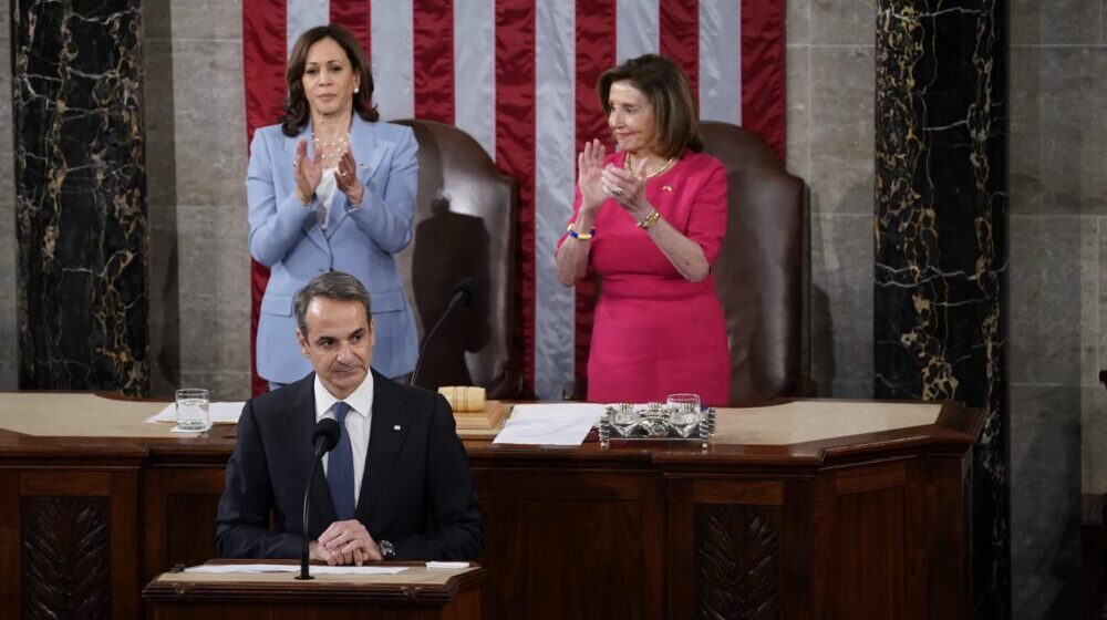 Grčki lider u Kongresu SAD rekao da su demokratske vrednosti na testu 1