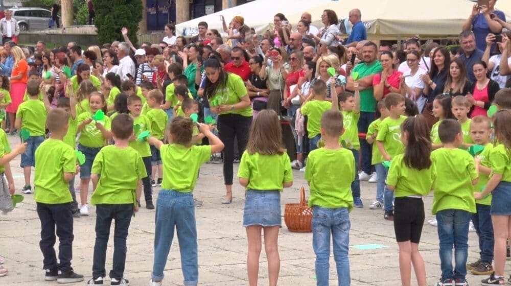 Plesom na Trgu partizana, užički predškolci se oprostili od vrtića 1