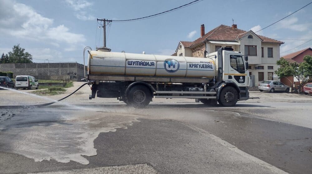 U Kragujevcu se već godinama ulice peru pijaćom vodom 1