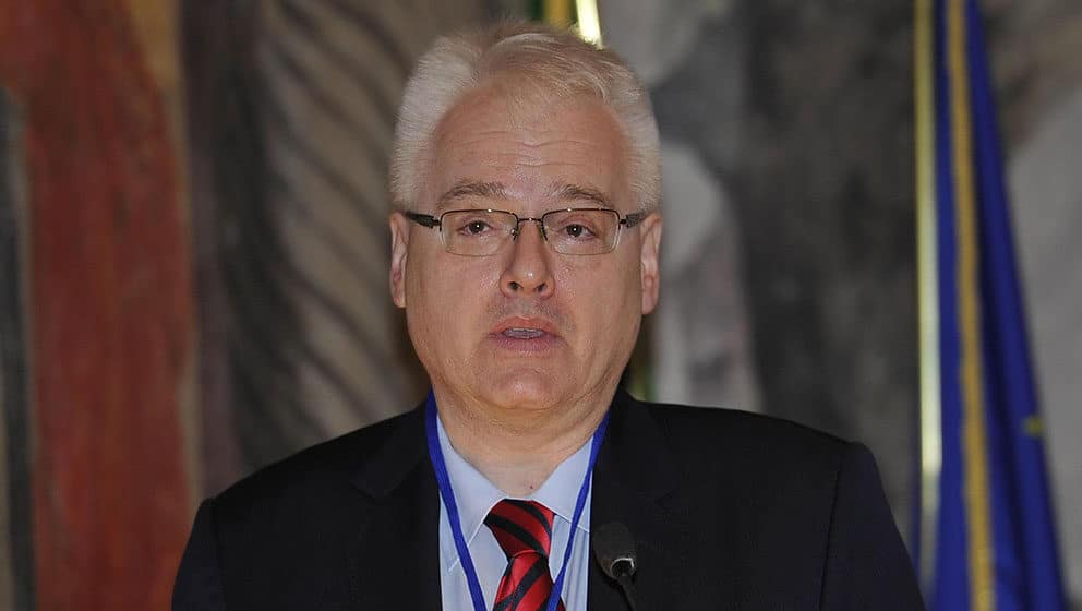 Josipović: Uz redovnu proceduru Vučić će jednostavno i lako doći u Jasenovac 1