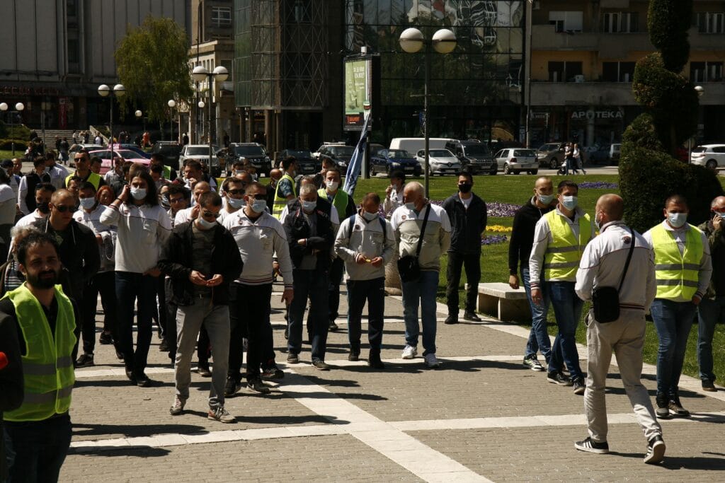 Radnici u kragujevačkim firmama koje prave komponente za automobile dele sudbinu Fijata 2