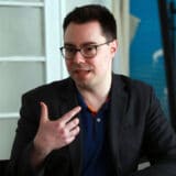 Albahari: Ne možemo da podržimo izbor vlade koja nas udaljava od EU 12