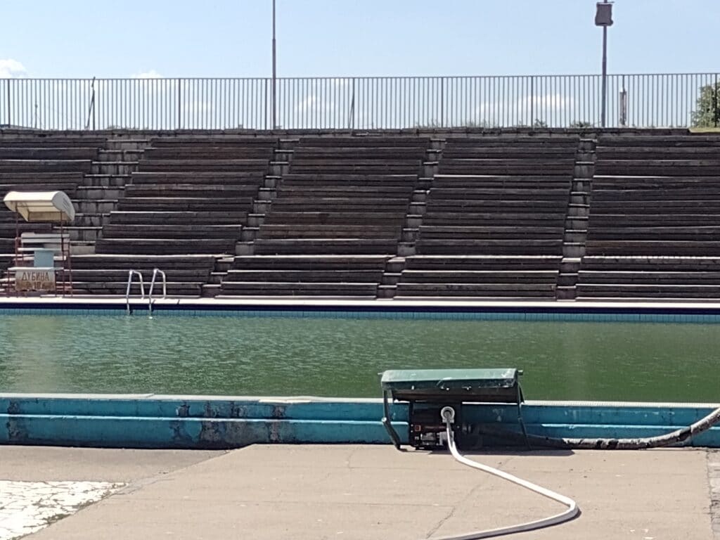 U Kragujevcu se već godinama ulice peru pijaćom vodom 4 U Kragujevcu se već godinama ulice peru pijaćom vodom 4