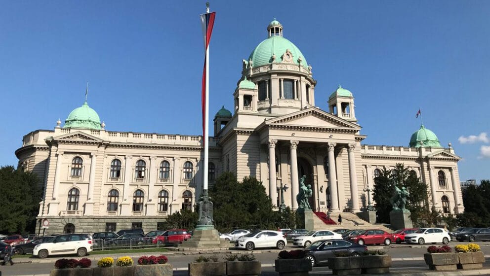 Domaće institucije sve zatvorenije za građane 1