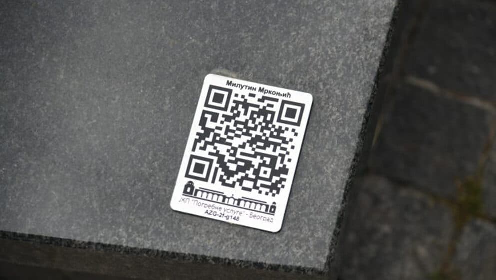 Izazvao veliku pažnju, ali nije jedini: QR kodovi, pored Mrkonjićevog, na još 500 nadgrobnih spomenika 1