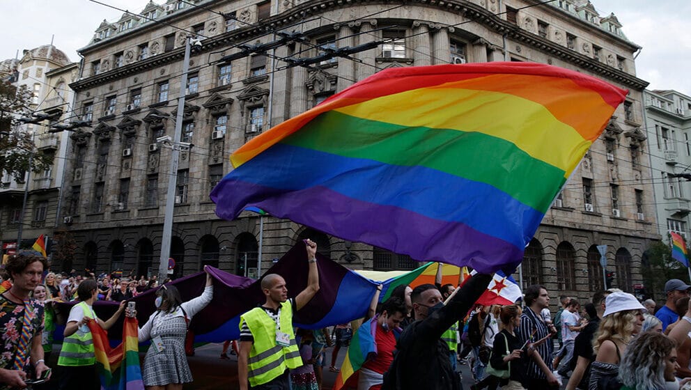 Gej lezbejski info centar pokrenuo peticiju da se Srpski pokret Dveri zabrani na sto godina 1