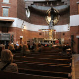 Beograđani se opraštaju od Mateja Periša, misi prisustvovao i patrijarh Porfirije 9