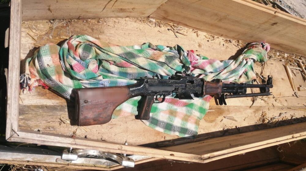 Policija na albanskom groblju u Bujanovcu u sanduku pronašla puškomitraljez 1