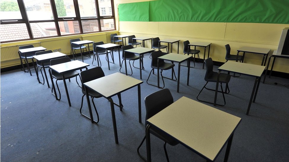 Dugo su učionice bile prazne ili polupune