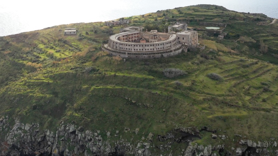 Italija, zatvor i istorija: Od zloglasne kaznene kolonije do škole za mlade političare 4 Santo Stefano