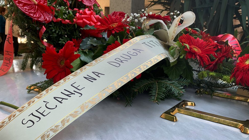 Istorija i Jugoslavija: „Umro je drug Tito" - 42 godine kasnije 1 sećanje na druga Tita