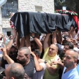 Izrael, Palestina i nasilje: Haos i sukobi na sahrani ubijene novinarke Šerin Abu Akla u Jerusalimu 9