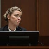 Suđenje Amber Herd i Džoni Dep: Glumica kaže da udarala bivšeg supruga u samoodbrani 9