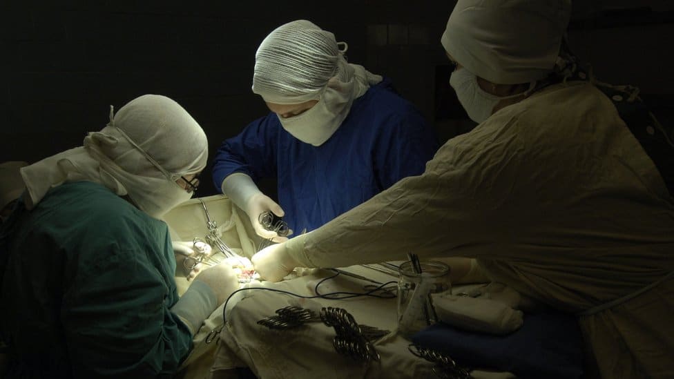 Kako smo se upoznale i zauvek rastale moja štitasta žlezda i ja 4 operacija štitaste žlezde