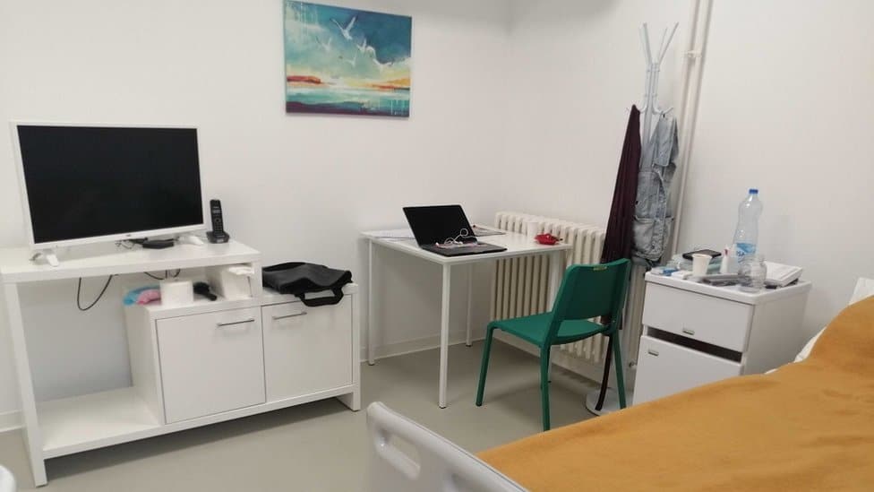 Kako smo se upoznale i zauvek rastale moja štitasta žlezda i ja 6 soba u bolnici