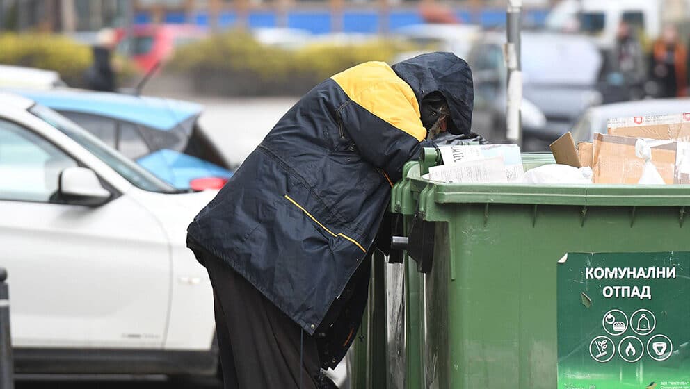 Nemački ministri pozivaju na ublažavanje kazni za osobe koje uzimaju hranu iz kontejnera 1