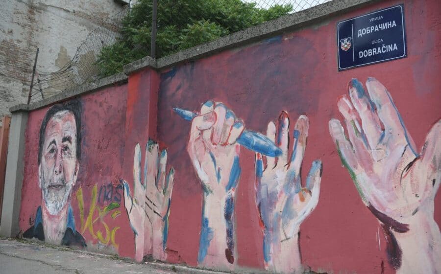 Grupa umetnika oslikala mural Veselinu Simonoviću na Dorćolu 1