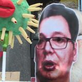 Satirična inauguracija u Nišu: Izloženi simboli Vučićevog predsednikovanja 10