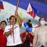 Markos se vraća na vlast na Filipinima 11