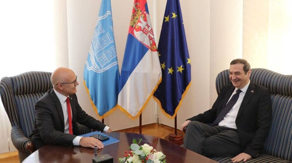 Sastanak gradonačelnika Novog Sada i ambasadora Azerbejdžana: Umrežavanje dva naroda preko kulture 1