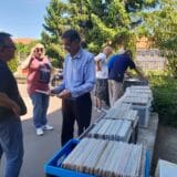 "Ko se malo razume zna da je zvuk sa gramofonske ploče nešto najbolje": Berza ploča u Zrenjaninu okuplja zaljubljenike u vinil i dobru muziku 8