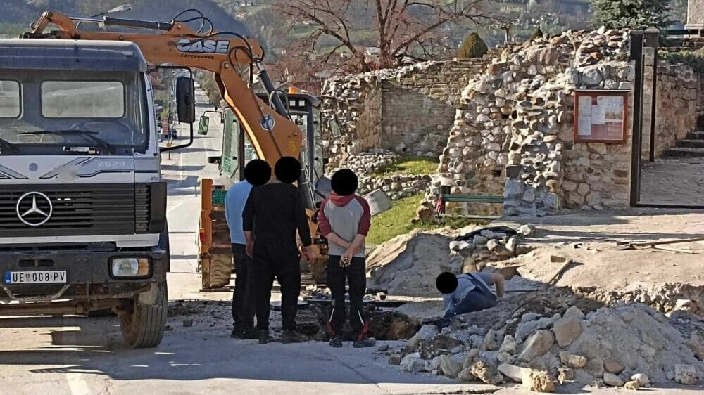 Bizaran slučaj u Arilju: Crkva gradi palionicu, građani tvrde da im deca nalaze kosti i lobanje po gradu 4