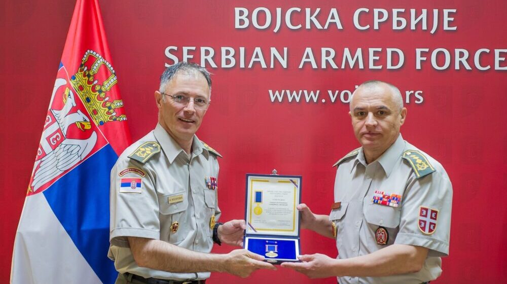 Uručena priznanja generalima Vojske Srbije 1