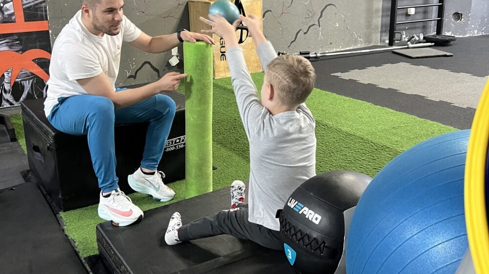 Armin, lični fitnes trener novopazarske dece sa smetnjama u razvoju: Svaki trening je dodatni izazov 1