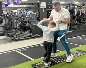 Armin, lični fitnes trener novopazarske dece sa smetnjama u razvoju: Svaki trening je dodatni izazov 2 Armin, lični fitnes trener novopazarske dece sa smetnjama u razvoju: Svaki trening je dodatni izazov 2