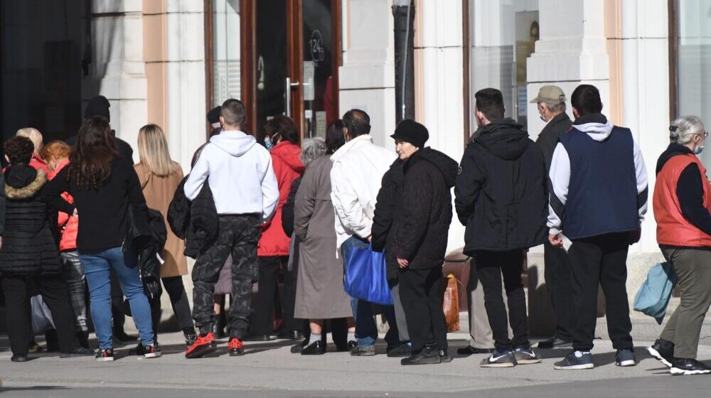 Vreme jeftinog novca prolazi, ko ima kredit - nema mnogo izbora: Rate porasle, a tek se očekuje dalji skok 1