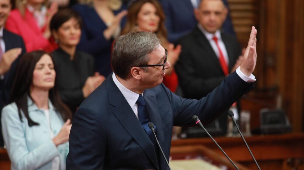 AP: Srpski predsednik obećava evropski kurs, nagoveštava sankcije Rusiji 1