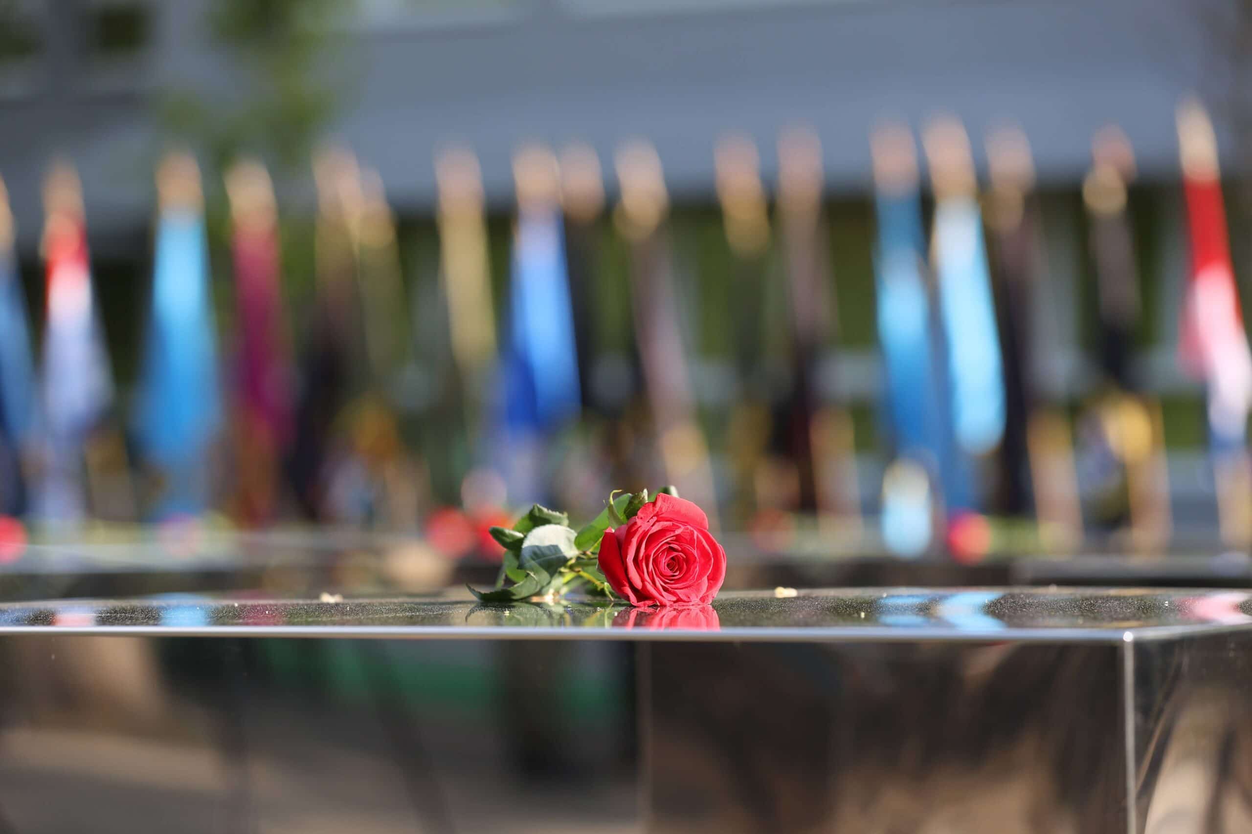 Okučani: Venci, sveće i zahvalnost državnog vrha Hrvatske poginulim u Bljesku 3 Okučani: Venci, sveće i zahvalnost državnog vrha Hrvatske poginulim u Bljesku 3