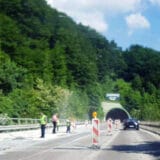 Preko Ćaldovog mosta, na deonici Sušica-Zlatibor, saobraćaj se odvija jednom trakom 11