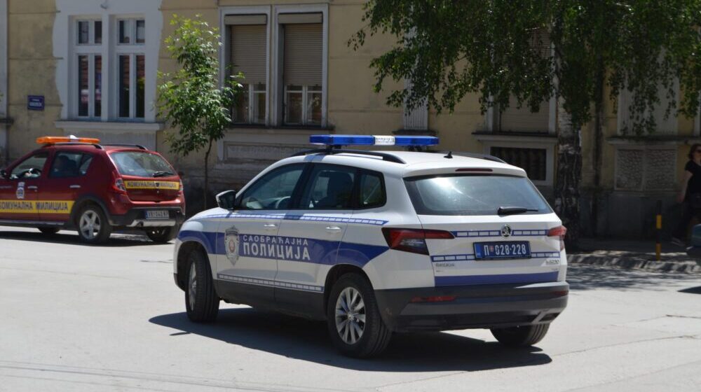 Vranje: Bez vozačke dozvole i pod dejstvom alkohola vozio neregistrovanu "ladu" 1