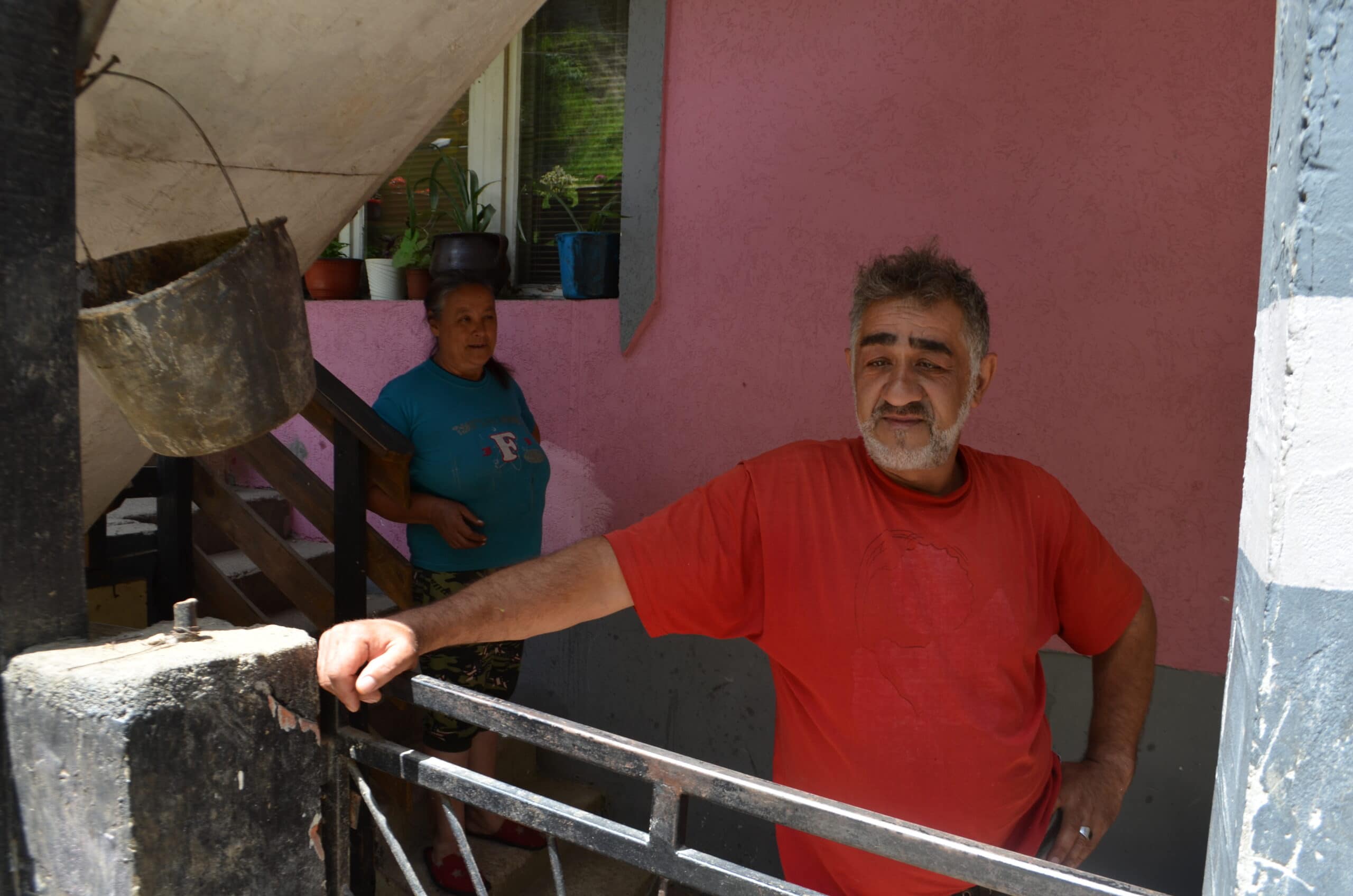 "Da me hoće Gospod pa da umrem, da se ne mučim više": Život u bedi meštana Laloša, nedaleko od Bosilegrada, najvećem getu u Srbiji 3