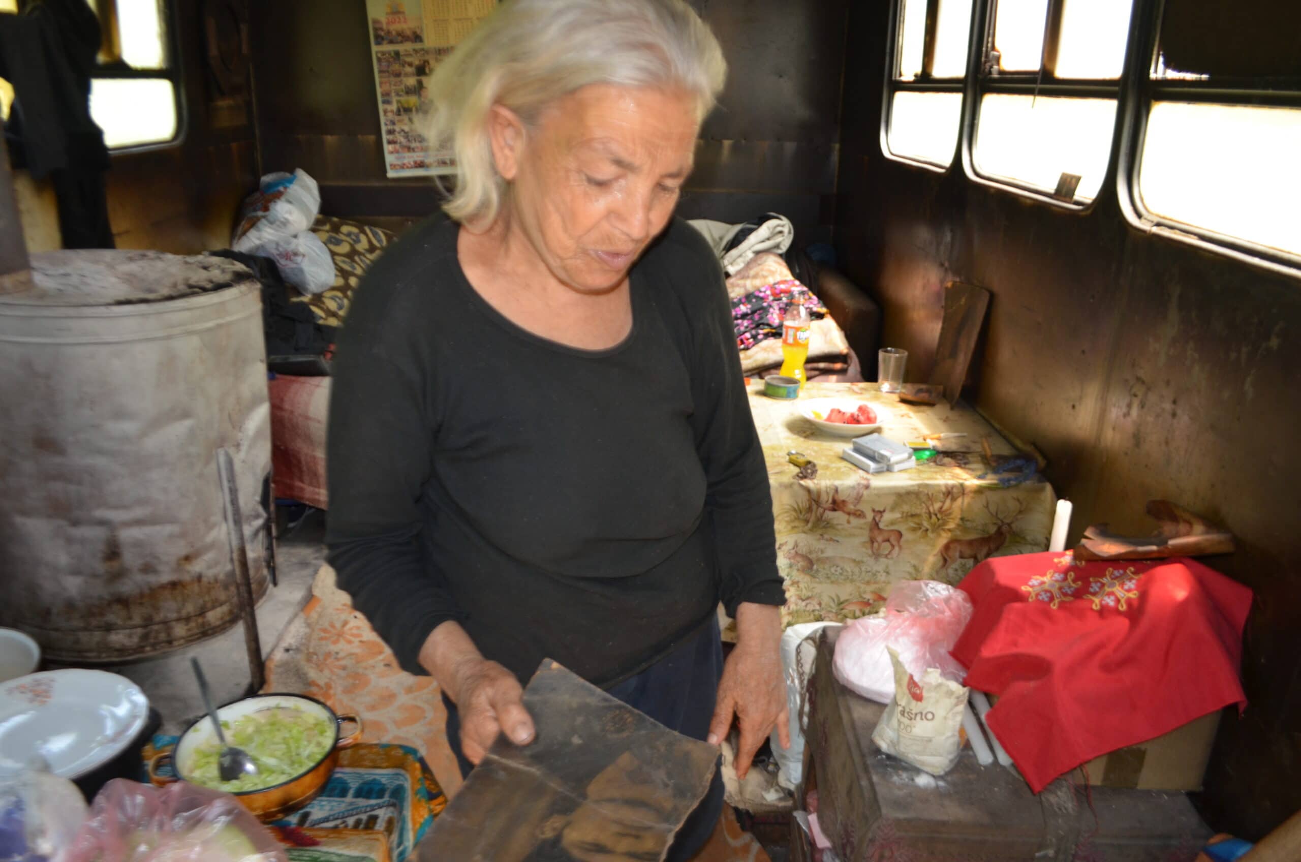 "Da me hoće Gospod pa da umrem, da se ne mučim više": Život u bedi meštana Laloša, nedaleko od Bosilegrada, najvećem getu u Srbiji 5