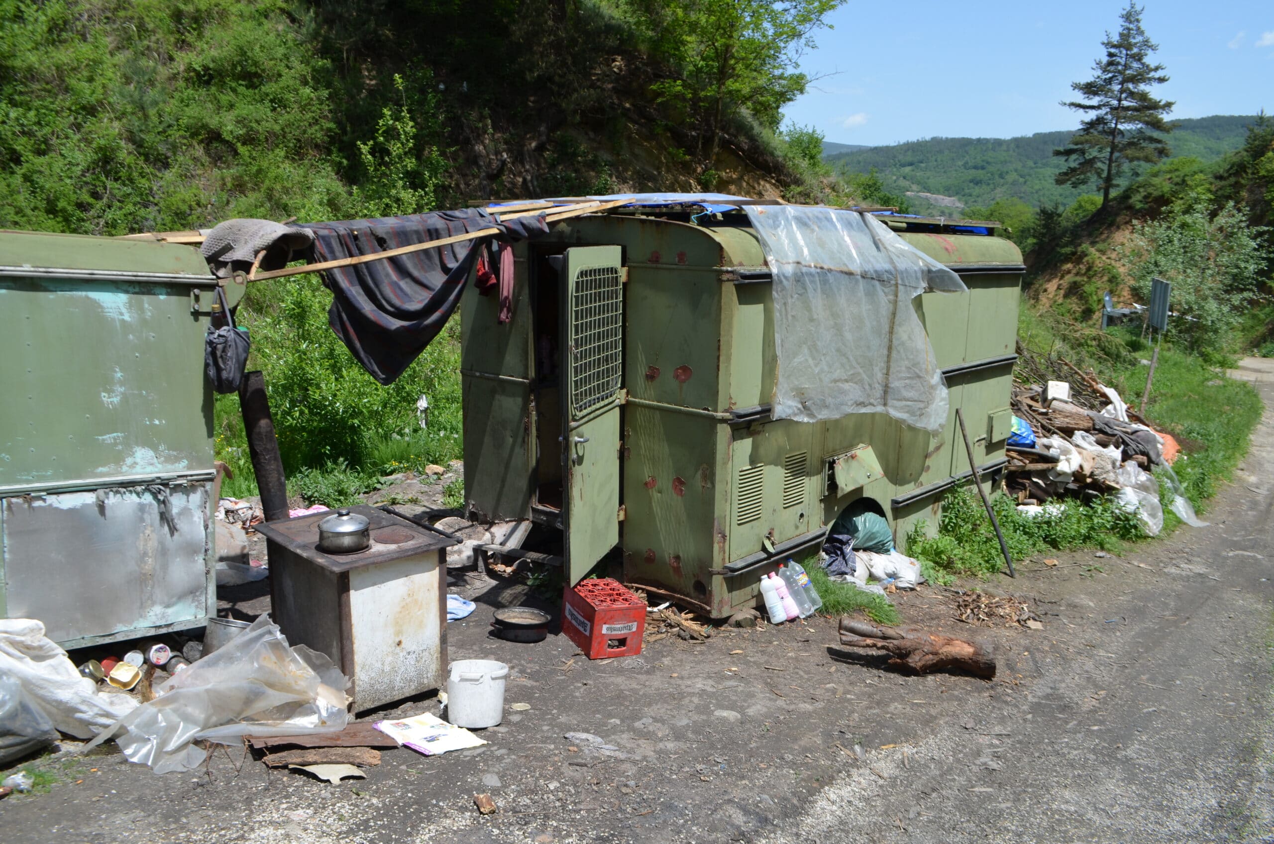 "Da me hoće Gospod pa da umrem, da se ne mučim više": Život u bedi meštana Laloša, nedaleko od Bosilegrada, najvećem getu u Srbiji 2