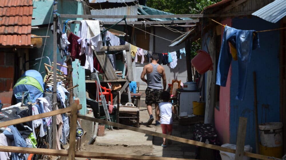 "Da me hoće Gospod pa da umrem, da se ne mučim više": Život u bedi meštana Laloša, nedaleko od Bosilegrada, najvećem getu u Srbiji 1