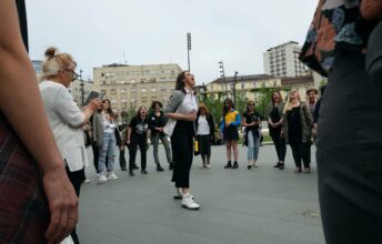 Više od 50 žena vrištalo danas na tri lokacije u Beogradu (FOTO) 2