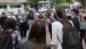 Više od 50 žena vrištalo danas na tri lokacije u Beogradu (FOTO) 10
