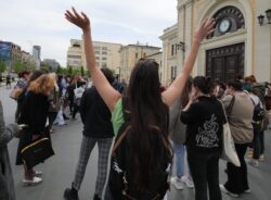 Više od 50 žena vrištalo danas na tri lokacije u Beogradu (FOTO) 5