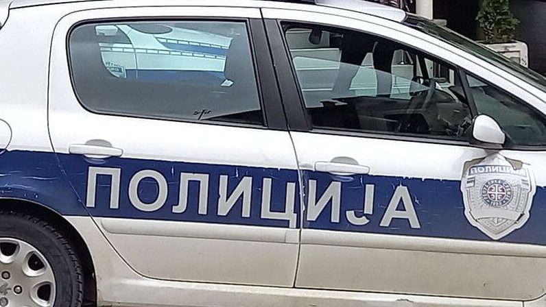 Krivične prijave protiv 21-godišnjaka i njegovog maloletnog brata zbog napada na policajce 9