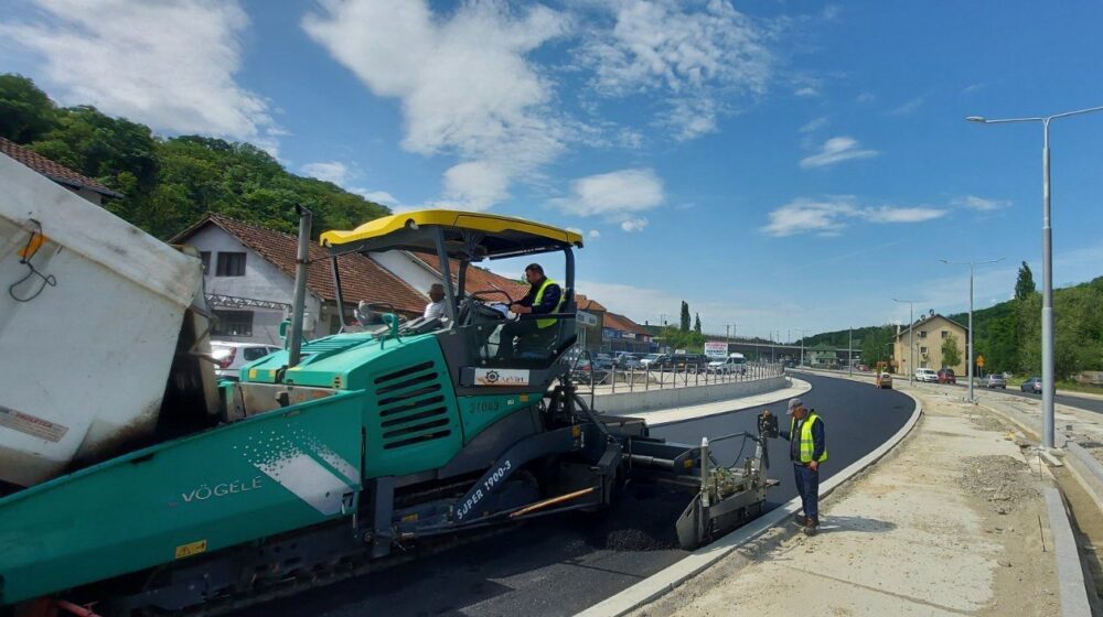 Vesić: Završeno asfaltiranje druge kolovozne trake u Bulevaru patrijarha Pavla 1